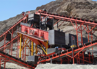 大型石料场筛分现场