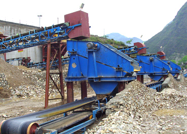 石料场破碎筛分现场